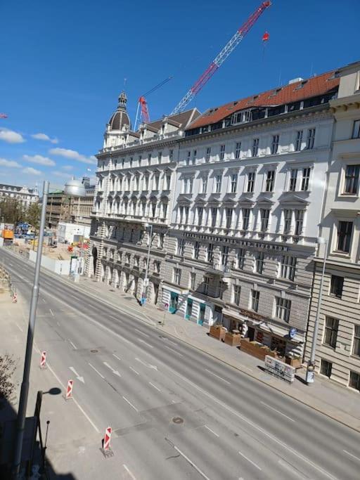 Sehr Zentral Gelegen Apartment Vienna Luaran gambar